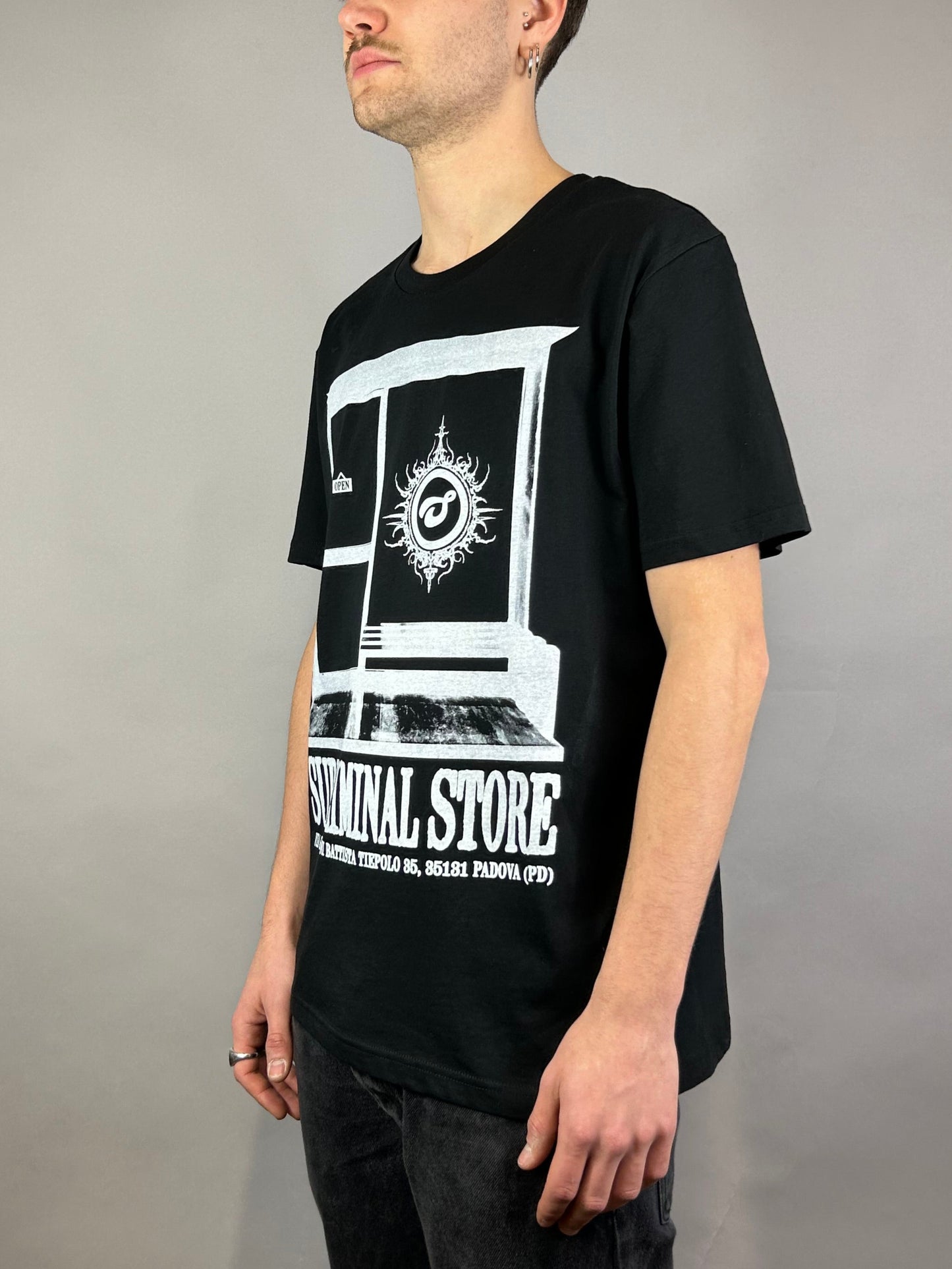 Store Tee